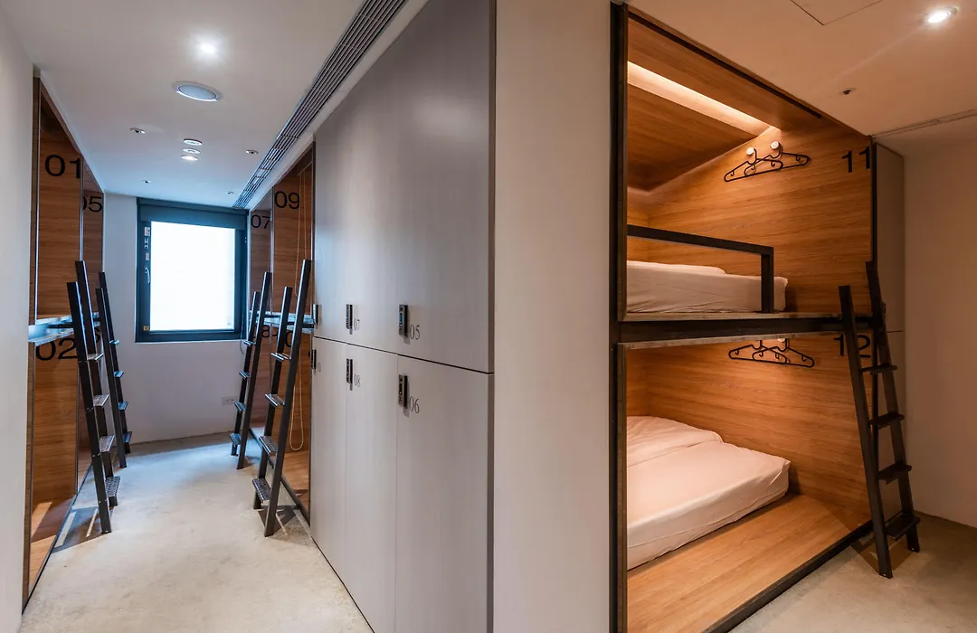 Bouti City Capsule Inn-1
